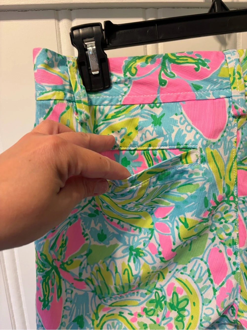 Lilly Pulitzer Callahan Vibrant Tropical Shorts Size 2 Resortwear Beachy Preppy